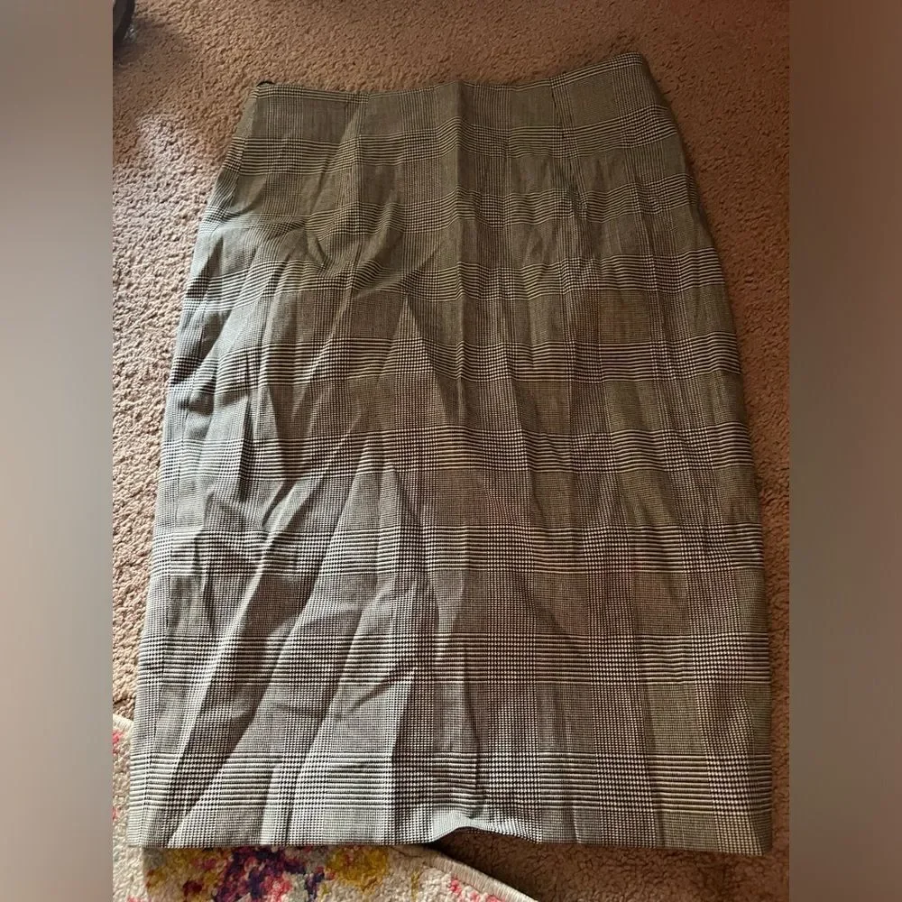 Hugo boss pencil skirt small waist 25‎